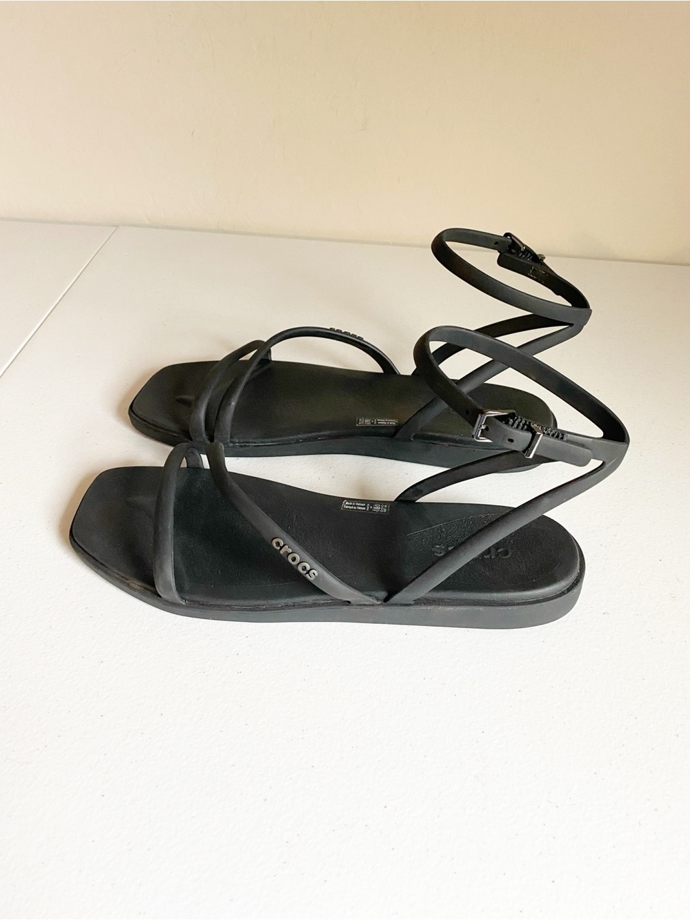 Crocs Miami Ankle Strap Sandals Lightweight Black Size 9 - Picture 2 of 9